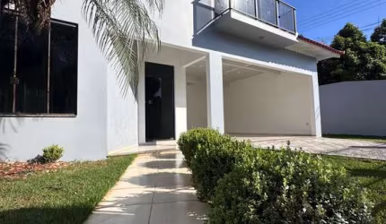 Sobrado de esquina no centro