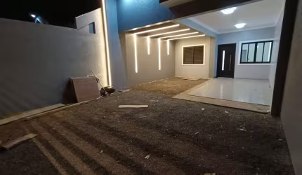 VENDE-SE SOBRADO NO BAIRRO ANA PAULA COM PISCINA