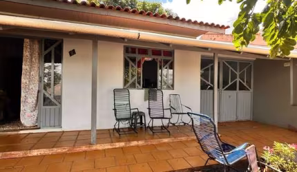 Casa para venda no Arco-Íris com terreno inteiro