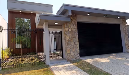 Casa de Alto Padrão próximo a Veterinária do Ari