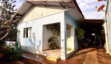 Casa Mista - Fundos no Centro de Marechal