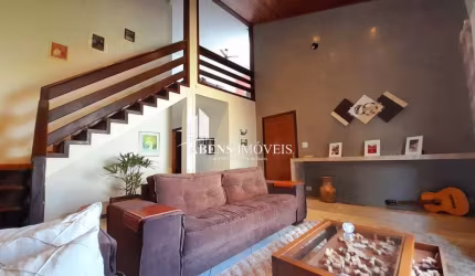 Casa para Venda em Pinhais, Jardim Amélia, 5 dormitórios, 1 suíte, 4 banheiros, 6 vagas