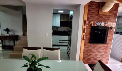Sobrado para Venda em Curitiba, Cajuru, 3 dormitórios, 1 suíte, 3 banheiros, 2 vagas