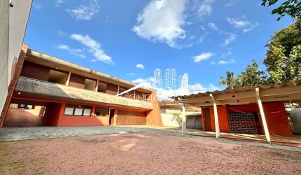 Casa com 5 quartos à venda na Rua Nilo Peçanha, Bom Retiro, Curitiba, 239 m2 por R$ 2.980.000