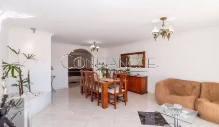 Casa com 5 quartos à venda na Rua Fernando Cretella, Bacacheri, Curitiba, 314 m2 por R$ 1.100.000