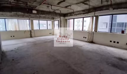 Itaim Bibi! Conj. Comercial no contra-piso (103 m²) com 2 banheiros e 2 vagas à venda! - SA2959