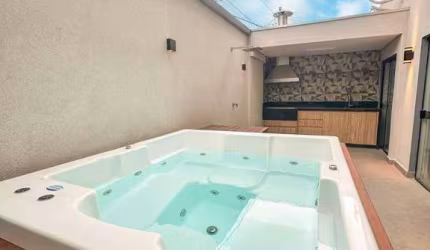 !!!OPORTUNIDADE!!! LINDA CASA ALTO PADRÃO 100% REFORMADA com 174m² ÚTEIS - 03 DORM. -  04 W.C - ESP. GOURMET - HIDROMASSAGEM - 02 VAGAS por R$ 1.910M