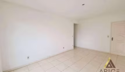 EXCELENTE APARTAMENTO PADRÃO PARA REFORMAR com100m² ÚTEIS - 03 DORMITÓRIOS - 03 BANHEIROS - VARANDA NA SALA - 01 VAGA DEMARCADA - BOQUEIRÃO/SANTOS