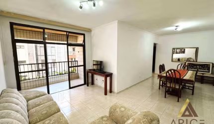 EXCELENTE APTO. PADRÃO NA QUADRA DA PRAIA COM VISTA MAR - 118m² ÚTEIS - 03 DORM. sendo 01 SUÍTE - 03W.C - 02 VAGAS - 02 VARANDAS - GONZAGA