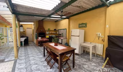 Casa com 8 dormitórios à venda, 300 m² por R$ 2.990.000,00 - Campo Grande - Santos/SP