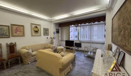 Oportunidade para Investidores – Ideal para Reforma e Revenda! Apartamento espaçoso com 3 dormitórios, sendo 1 suíte, com 155 m² de área útil.