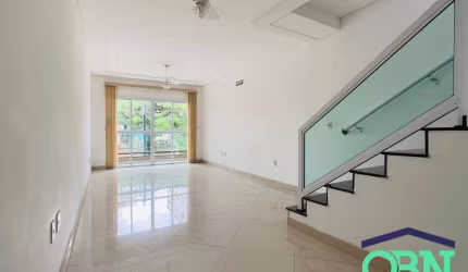 !!!OPORTUNIDADE!!! VENDO CASA TRIPLEX - 240m² ÚTEIS - 05 Dorm. sendo 04 Suítes - 2 Vagas - Churrasqueira + Piscina por R$ 1.159M - Embaré - Santos/SP