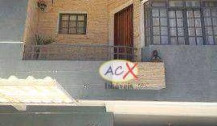 Sobrado com 4 dormitórios à venda, 160 m² por R$ 798.000,00 - Capão Raso - Curitiba/PR