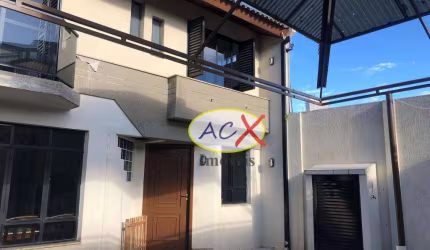 Sobrado com 3 dormitórios à venda, 233 m² por R$ 860.000,00 - Água Verde - Curitiba/PR