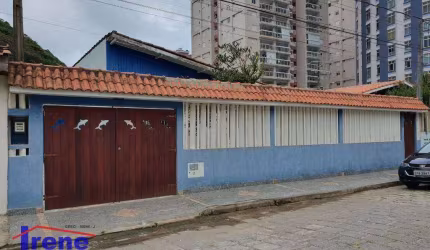 Linda casa 100 metros do mar em uma das melhores praia da Cidade
