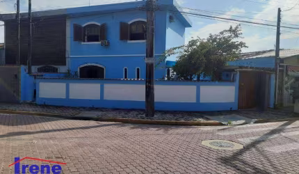 Sobrado à venda no centro por R$ 600.000 - Itanhaém/SP