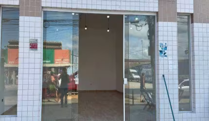 Loja para alugar na avenida principal do Gaivotas, R$ 2.500,00/mês