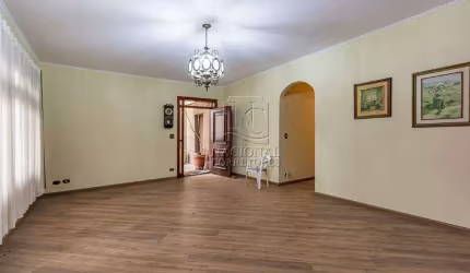 Sobrado amplo à venda na Vila Curuçá com 386m² + casa extra independente!
