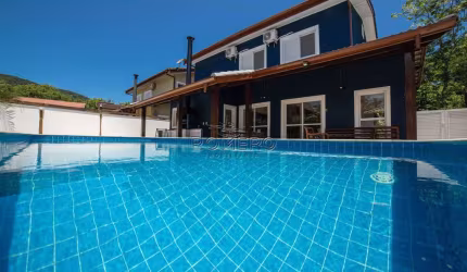 Casa de Condomínio com 5 dorms, Praia da Lagoinha, Ubatuba - R$ 1.8 mi, Cod: 2367