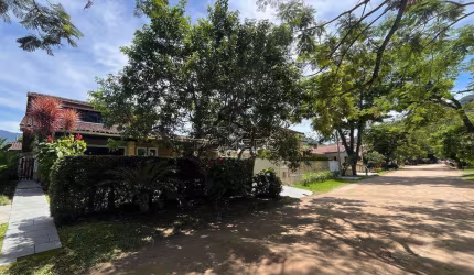Casa com 4 dorms, Condomínio Lagoinha, Ubatuba - R$ 2.78 mi, Cod: 2347