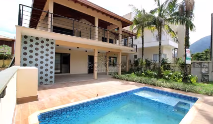 Casa com 8 dorms, Condomínio Lagoinha, Ubatuba - R$ 3.6 mi, Cod: 2444