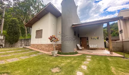 Casa com 3 dorms, Recanto Lagoinha, Ubatuba - R$ 1.8 mi, Cod: 2458