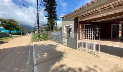 Casa com 3 quartos, Praia da Maranduba, Ubatuba - R$ 600 mil, Cod: 2546