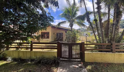 Casa com 4 quartos, Praia do Lázaro, Ubatuba - R$ 1.7 mi, Cod: 2574