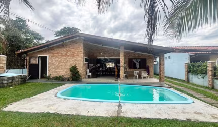 Casa com 5 quartos, Praia do Sapê, Ubatuba - R$ 1.6 mi, Cod: 2575
