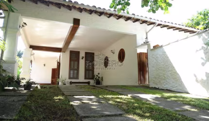 Casa com 4 quartos, Praia do Lázaro, Ubatuba - R$ 2 mi, Cod: 693