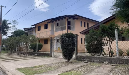Fundo de comércio com 8 quartos, Praia da Lagoinha, Ubatuba - R$ 1.32 mi, Cod: 1879