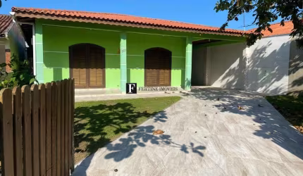 Casa com 04 quartos próximo do mar.