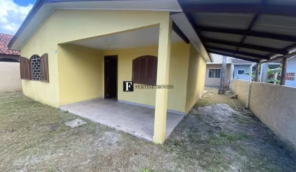 Casa com espaço de terreno em Monções