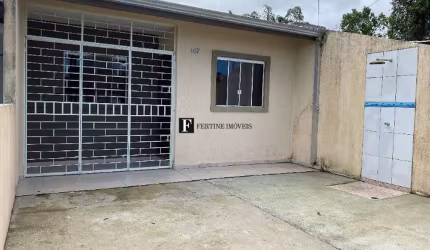 Casa com piscina em Santa Terezinha
