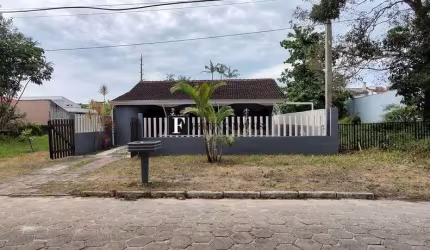 Casa no Atami com 4 quartos e espaço de quintal