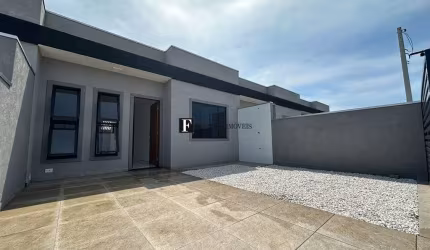 Casa nova com suite na segunda quadra da rodovia