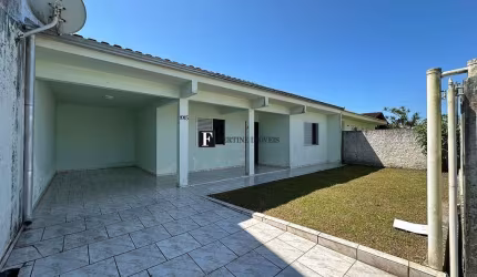 Casa com espaço de terreno para financiamento
