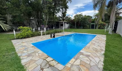 Casa com amplo terreno a venda em Pontal do Sul