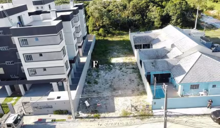 Terreno próximo do mar