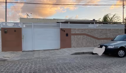 CASA 3 QUARTOS POR TRÁS DO ASSAÍ