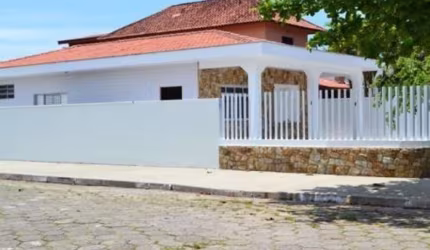 Casa para Venda em Itanhaém, Grandesp, 3 dormitórios, 1 suíte, 1 banheiro, 3 vagas