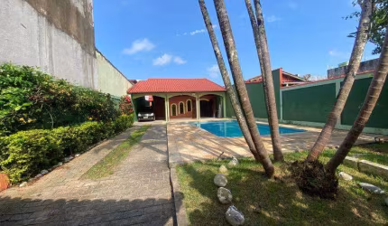 Casa para Venda em Itanhaém, Belas Artes, 3 dormitórios, 1 suíte, 2 banheiros, 8 vagas