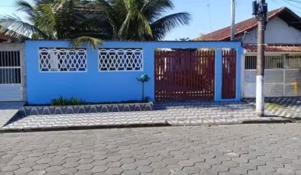 Casa para Venda em Mongaguá, Balneário Comodoro, 3 dormitórios, 2 banheiros, 4 vagas
