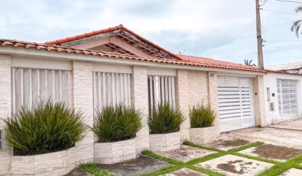 Casa para Venda em Itanhaém, Cibratel 1, 3 dormitórios, 3 suítes, 2 banheiros, 3 vagas
