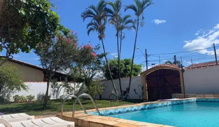 Casa para Venda em Itanhaém, Belas Artes, 4 dormitórios, 2 suítes, 2 banheiros, 4 vagas