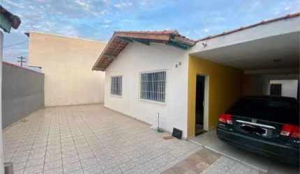 Casa para Venda em Itanhaém, Belas Artes, 3 dormitórios, 1 banheiro, 6 vagas