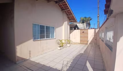 Casa para Venda em Itanhaém, Nova Itanhaém, 3 dormitórios, 1 suíte, 1 banheiro, 4 vagas
