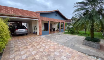 Casa para Venda em Itanhaém, Belas Artes, 4 dormitórios, 1 suíte, 1 banheiro, 4 vagas