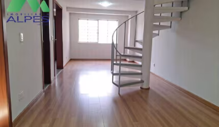Sobrado com 3 dormitórios à venda, 145 m² por R$ 590.000,00 - Xaxim - Curitiba/PR