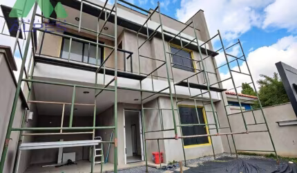 Sobrado com 3 dormitórios à venda, 178 m² por R$ 869.000,00 - Xaxim - Curitiba/PR